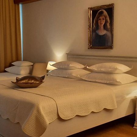 Guest House Fenix Brela Ruang foto