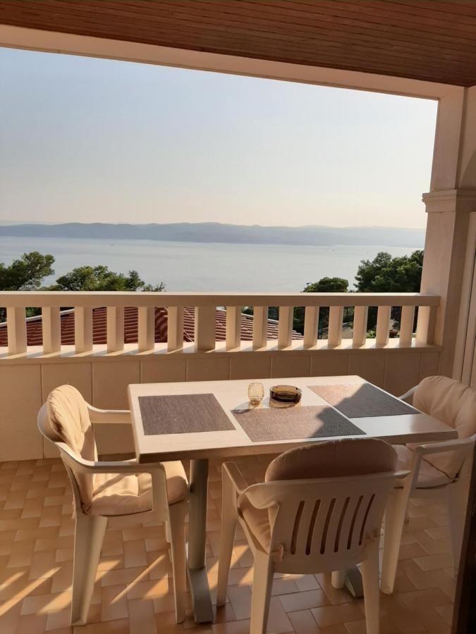 Guest House Fenix Brela Bagian luar foto