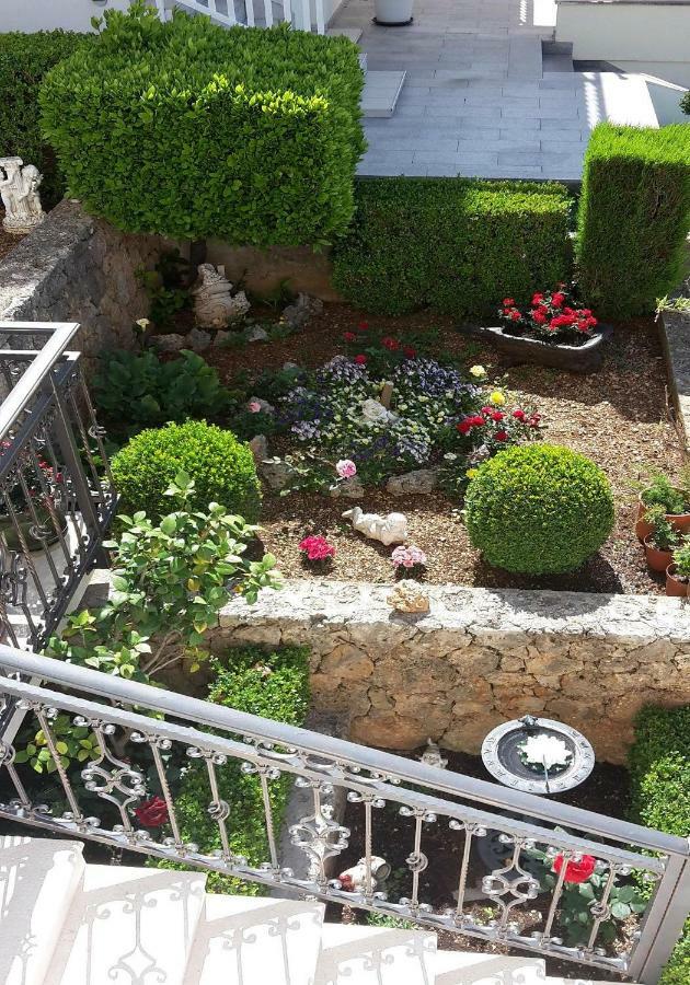 Guest House Fenix Brela Bagian luar foto