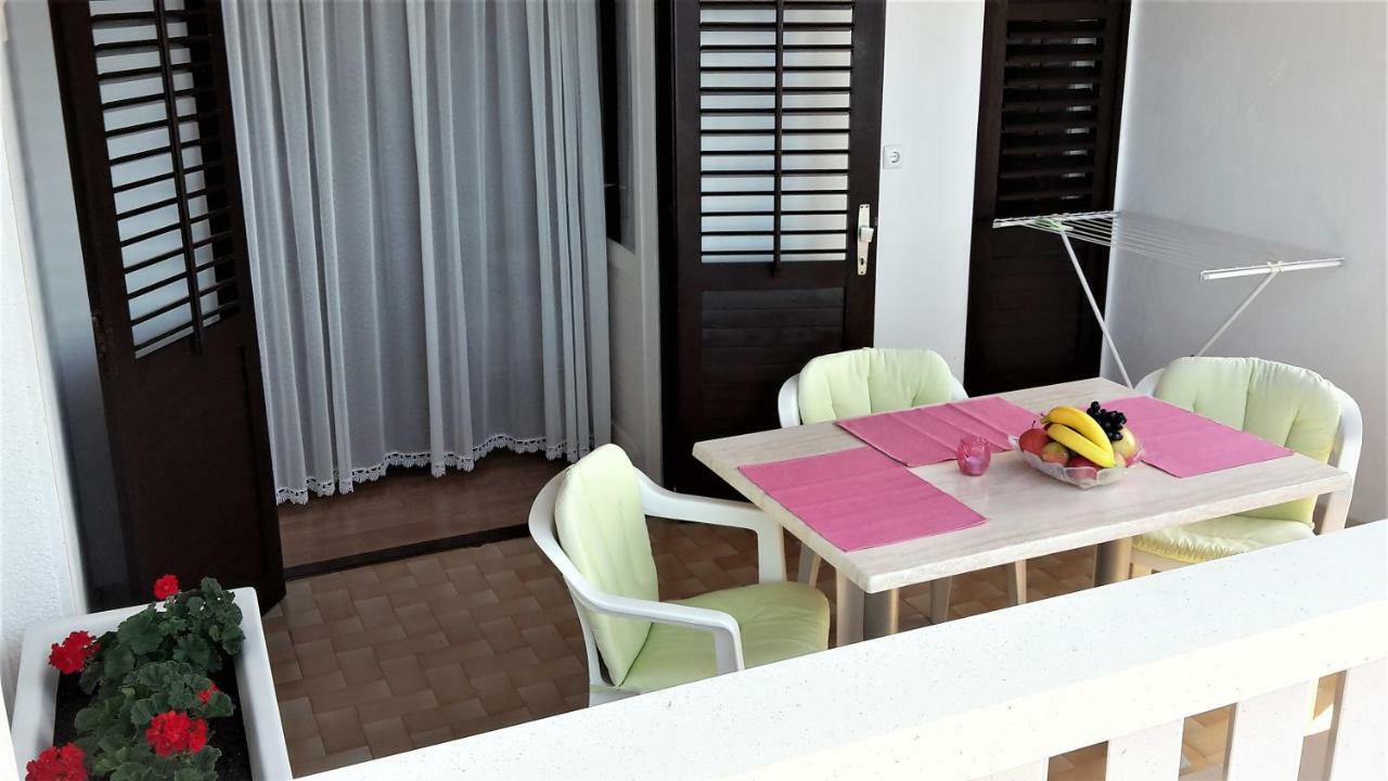Guest House Fenix Brela Bagian luar foto