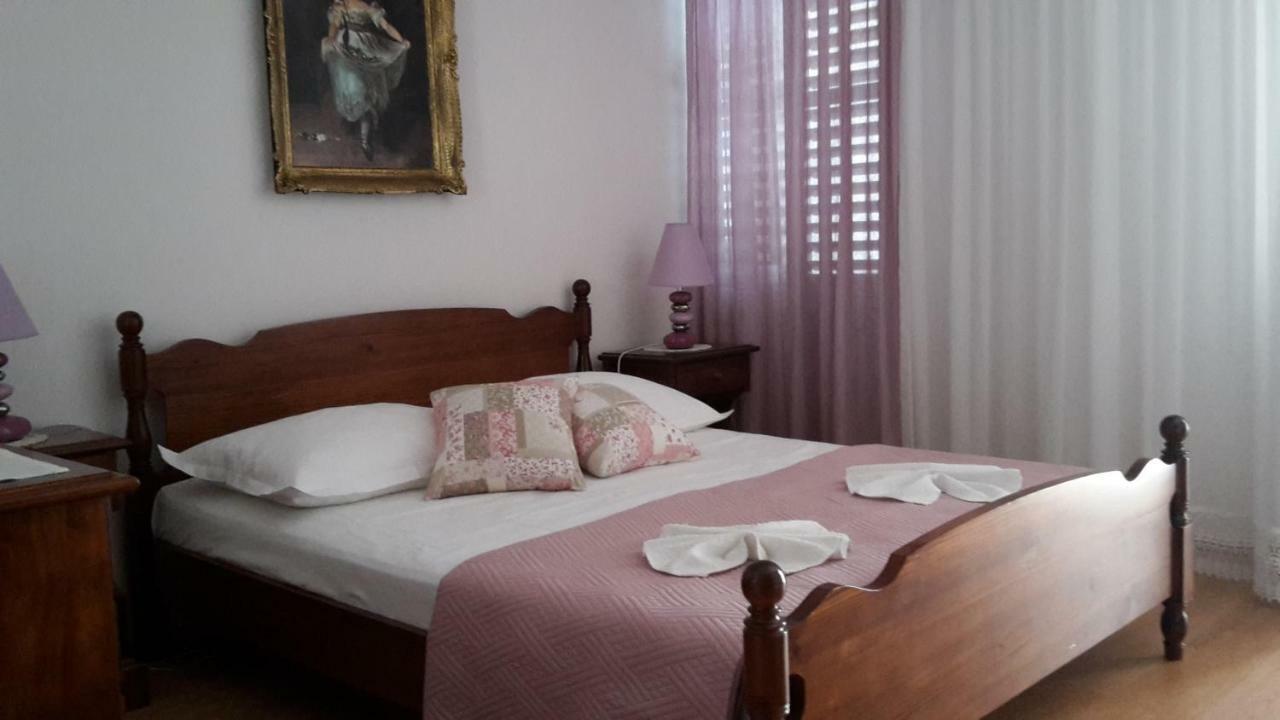 Guest House Fenix Brela Bagian luar foto